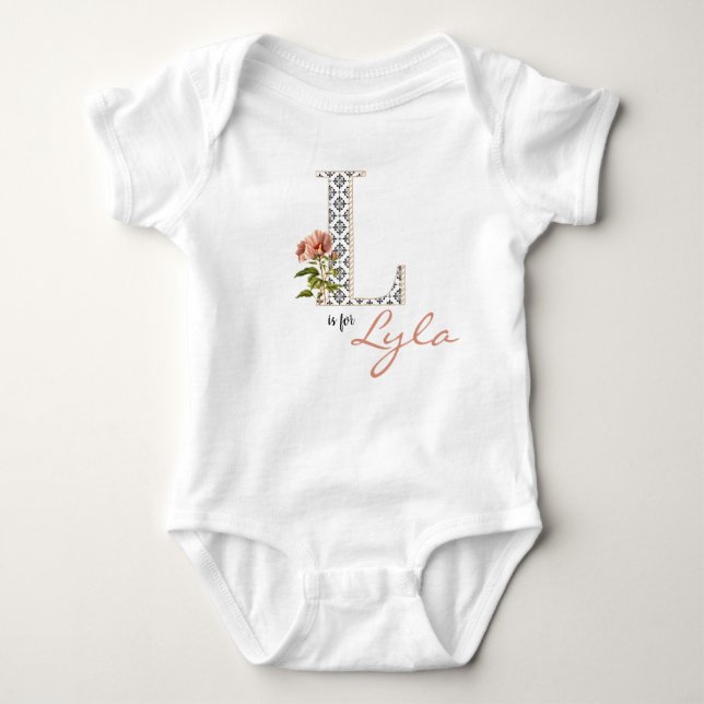 Body Para Bebê Lyla Name Reveal Floral - Letra L Rapariga Whimsic (Frente)