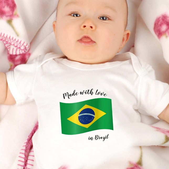 Body Para Bebê Made with Love in Brazil / Brazilian flag (Criador carregado)