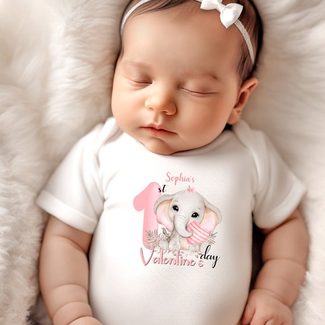 Body Para Bebê Meu nome personalizado de 1rua rosa (My 1st Valentine's day Personalized Name Pink Baby Bodysuit)