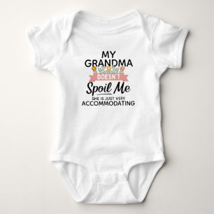 Body Para Bebê Minha avó não me mama, ela está se acomodando