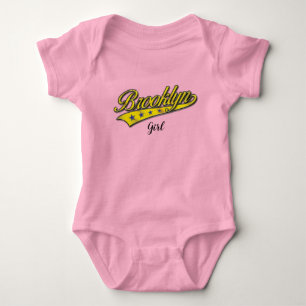 Body Para Bebê Modelo Swoosh Dourado do Brooklyn