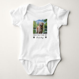 Body Para Bebê Moderno Protegido Por Cachorro Foto e texto Person