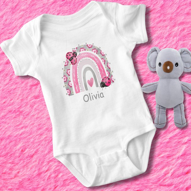 Body Para Bebê Monograma Cor-de-Rosa Boho com Joaninhas Fofo  (Criador carregado)