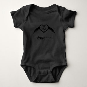 Body Para Bebê Monograma Personalizado de Coração Alado Gótico