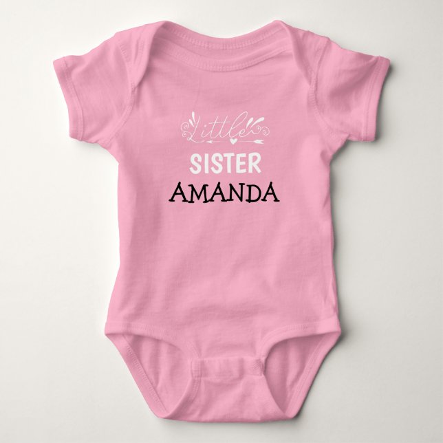 Body Para Bebê Nome de bebé menina personalizável Irmãzinha Baby (Frente)