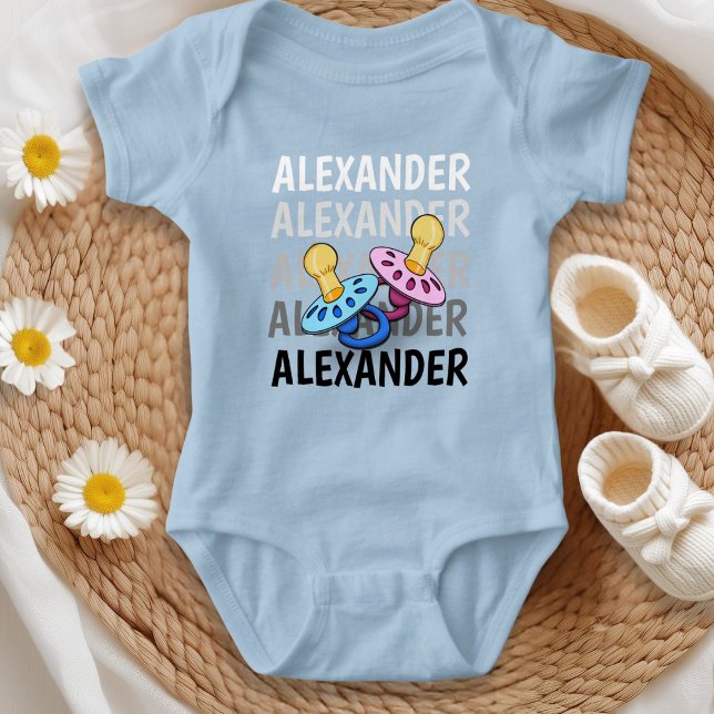 Body Para Bebê Nome do bebê tons de branco ao preto com chupeta A (Criador carregado)