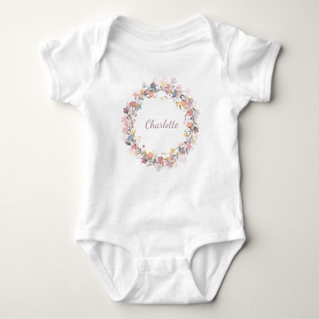 Body Para Bebê Nome Personalizado Delicate Pastel Floral Wreath  (Frente)