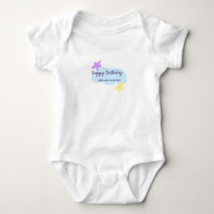 Body Para Bebê Nuvens azul pastel estrelas roxo feliz aniversário