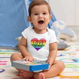 Body Para Bebê O Amor Vence Bebê Coração Arco-Íris Branco