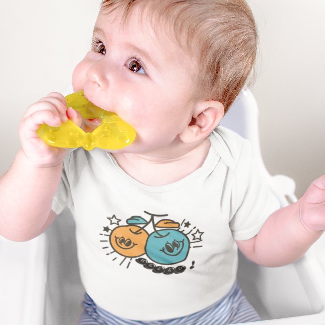 Body Para Bebê Padrão de Cartoon de Cherry fruta (newborn babe cherry fruit with kind eyes and smile, funny emoji outfit onesie.)