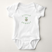 Pequeno traje de bebê