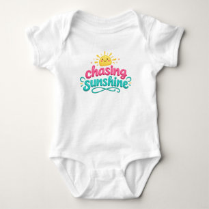 Body Para Bebê Perseguindo o Brilho Cute Sol Sorridente Vibrações