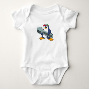 Body Para Bebê Pinguim como Mecânico com Ferramenta