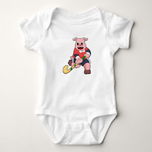 Body Para Bebê Porco no Hockey com taco de Hóquei