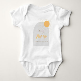Body Para Bebê Primeira viagem ao redor do sol sol boho amarelo