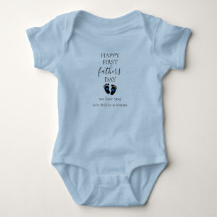 Body Para Bebê Primeiro Dia de os pais - Pegadas de Bebês e Coraç