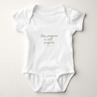 Body Para Bebê Progresso Lento Ainda É Progresso – Calm Minimal