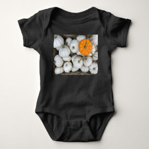 Body Para Bebê Pumpkins fantasma com um corpo de bebê laranja es