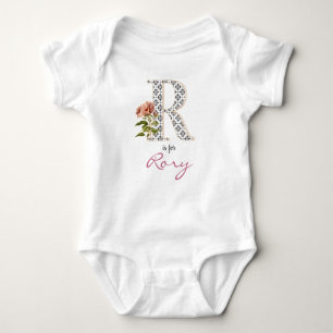 Body Para Bebê Rory Name Reveal Floral - Letra Floral R Flor Vint