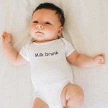 Roupa Divertida e Fofa de Bebê Bêbado de Leite Bem