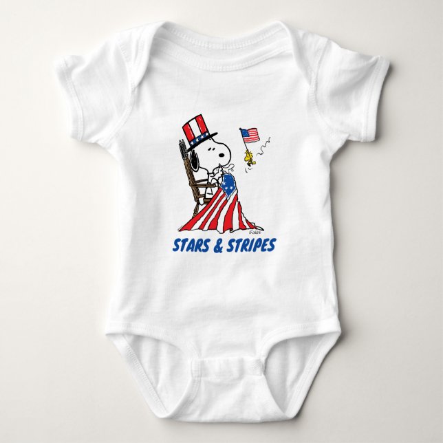 Body Para Bebê Snoopy Sewing 4 de julho Flag (Frente)