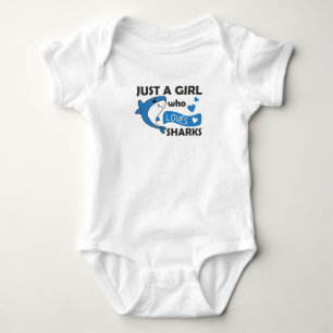 Body Para Bebê Só Uma Menina Que Ama Sharksars Um Tubarão Engraça