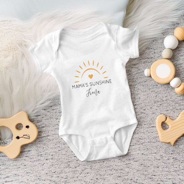 Body Para Bebê Sol da Mamãe Querida Personalizado (Cute Mama's Sunshine Personalized Baby Bodysuit)