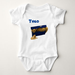 Body Para Bebê Theo Name Com Cat Em Uma Caixa, Bebê De Roupa