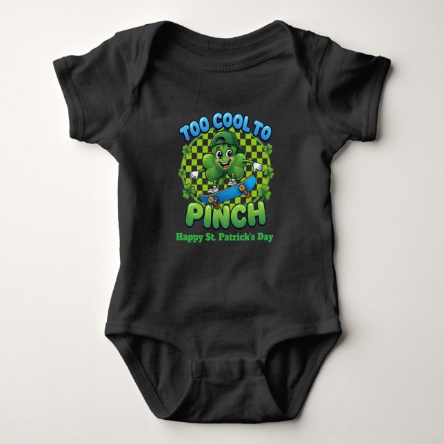 Body Para Bebê Too Cool to Pinch Skateboard Shamrock St. Patricks (Frente)
