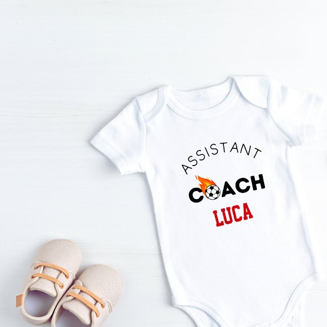 Body Para Bebê Treinador de Futebol Assistente Personalizado (Personalized Assistant Soccer Coach Baby Bodysuit)