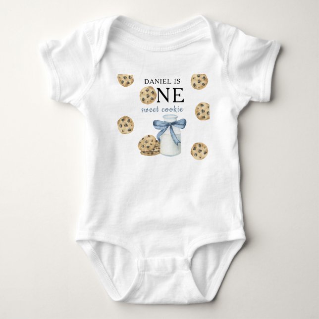 Body Para Bebê Um Doce Biscoito e Leite Primeiro Aniversário   (Frente)