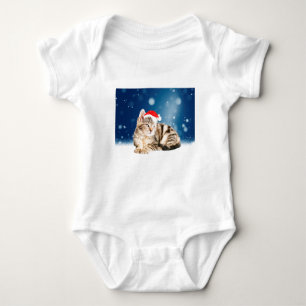 Body Para Bebê Um Gato Fofo vestindo chapéu de Papai Noel vermelh