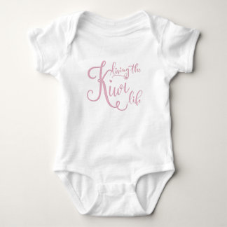 Body Para Bebê Um rosa e branco vivendo o corpo do bebê Kiwi