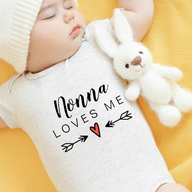 Body Para Bebê Vovó Bonita Nonna Me Ama Personalizar (Cute Grandma Nonna Loves Me Customize Baby Bodysuit)
