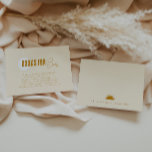 Boho Sunshine Books Para Cartão De Recepção<br><div class="desc">Elevem seu chá de fraldas com nossos livros minimalistas de luz solar boho para cartão de bebê, casando com charme de safra com talento contemporâneo. Feito para ambos os sexos, essa design de coração leve exude vibrações boêmicas, apresentando um motivo amarelo-ouro contra um pano de fundo de tons de terra...</div>