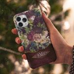 Boho Watercolor Floral Patterno - Monograma Borgon<br><div class="desc">Elegante,  padrão floral de aquarela maximalista em fundo burgundy © 2020 Holiday Hearts Designs. Basta adicionar suas iniciais para completar o design. © 2021 Holiday Hearts Designs</div>