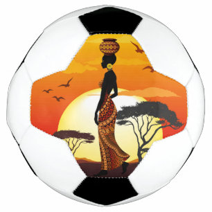 Bola De Futebol A linda mulher africana Silhouette sobre os sóis a