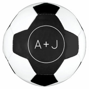 Bola De Futebol Inicial do Casal Moderno em Círculo P & B