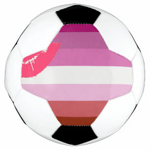 Bola De Futebol Lésbica_Batom