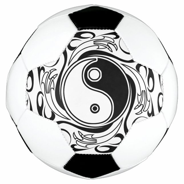Bola De Futebol Símbolo Yin & Yang Estilo de Tatuagem Preto e Bran (Frente)