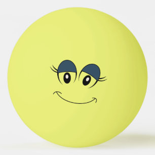 Bola de Pong do sibilo da cara da menina
