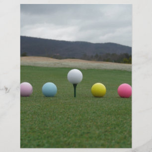 Bolas de Golfe de cor brilhante em uma montanha