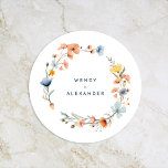 Bold Elegant Floral Wedding<br><div class="desc">Apresentamos a nossa Design de Porta copos de Papel Arredondado Floral Bold Elegante, uma celebração moderna da arte da natureza, com arranjos coloridos florais em tons deliciosos de rosa-pincel, marinho e azul empoeirado, pêssego, e amarelo com verde-eucalipto macio lindamente posicionado contra uma simples canvas branca pristina com uma tipografia azul...</div>