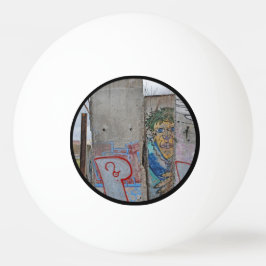 Bolinha De Ping Pong Arte de grafite no Muro de Berlim
