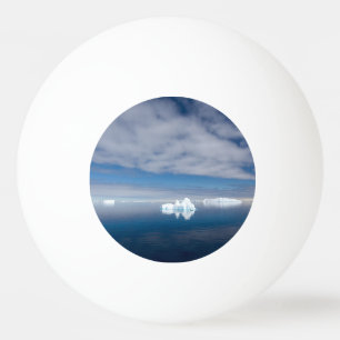 Bolinha De Ping Pong Gelo flutuante na Antártida