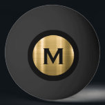 Bolinha De Ping Pong Monograma Clássico Dourado Preto Moderno Esmagado<br><div class="desc">Um design mínimo monograma apresenta um emblema metálico de ouro embebido em monograma com o seu início em tipografia clássica de blocos,  num fundo preto para uma aparência simples e limpa de na moda.</div>