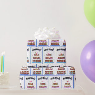 Bolo De Aniversário Com Papel De Embrulho De Confe