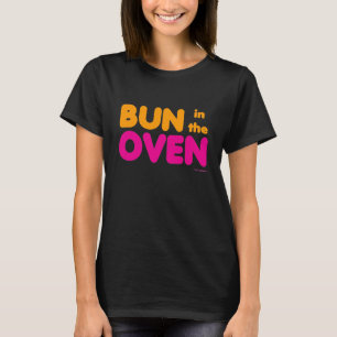 Bolo no t-shirt do forno