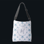 Bolsa Ajustável Fécula Azul Costeira Monograma<br><div class="desc">Costeira por toda a bolsa de impressão para mulheres e raparigas apresenta um padrão de estrelas-do-mar com os seus monogramas iniciais. Presente perfeito para sua festa de noiva da praia. Para ver mais favores personalizados de festas de noivas na praia, como este, visite www.zazzle.com/dotellabelle. Arte exclusiva e design por Victoria...</div>