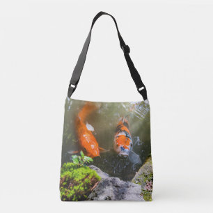 Bolsa Ajustável Peixe Koi numa lagoa
